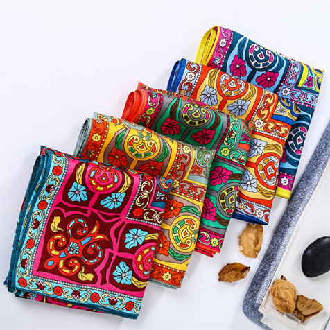 Selyemszerű sál szállító